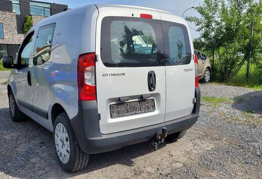 Citroen 1.4i AL GEKEURD ROOS FORM TREKHAAK 12-2011