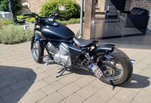 Honda Honda Shadow 125 ombouw bobber