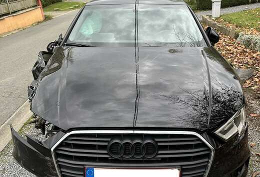 Audi 1.6 TDi Design accidentee moteur boite ok