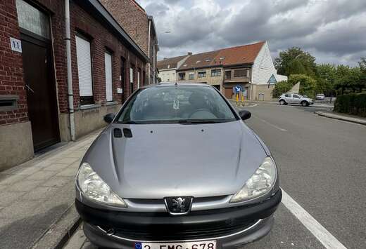 Peugeot 75 Presence