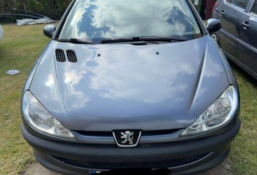 Peugeot 1.4i X-Line