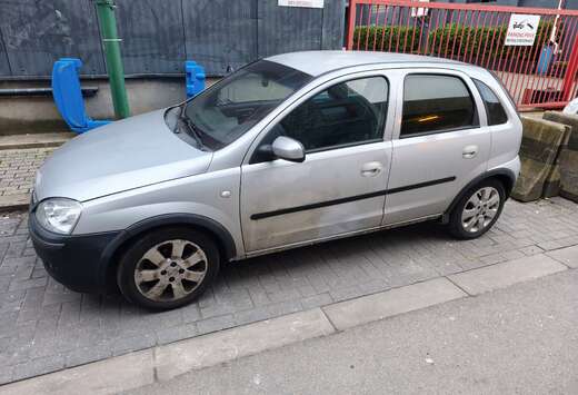 Opel Corsa 1.0i Enjoy