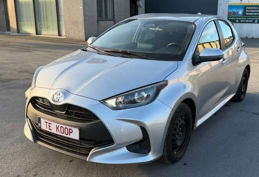 Toyota Yaris Hybrid 116 1.5 VVT-i Team Deutschland