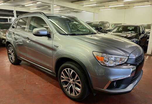 Mitsubishi 1.6i 2WD Instyle