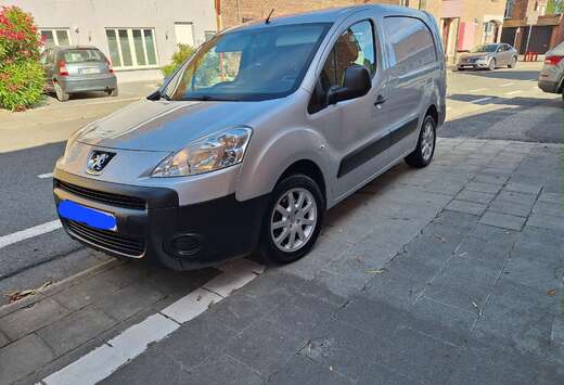 Peugeot 1.6 HDi L2H1 Confort 121