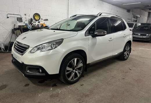 Peugeot 1.2 PureTech 110ch S&S BVM5 Urban Cross