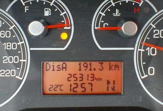 Fiat AUTOMATIQUE 1.4i 8v  25 . OOO KM 5 PORTES DA VC  ...