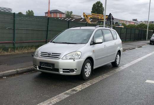 Toyota Avensis Verso 2.0 Turbo D4D 16v Linea Sol 7pl.