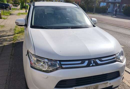 Mitsubishi 2.2 DI-D 150 4WD Intense 7 places