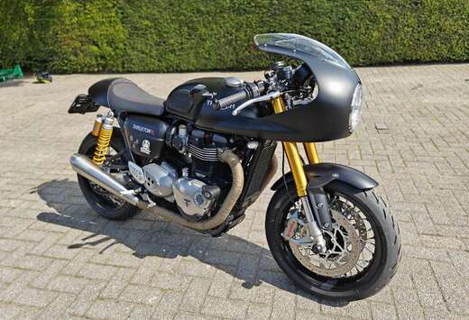 Triumph 1200R