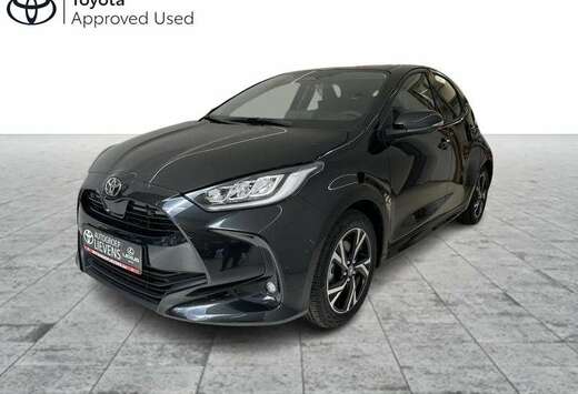 Toyota 1.5 HYB ICONIC + HI-TECH PACK