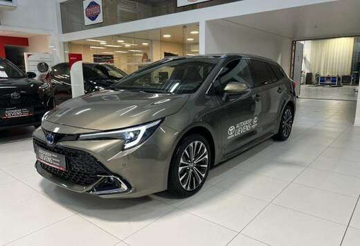 Toyota STYLE + TECH PACK 1.8HYB
