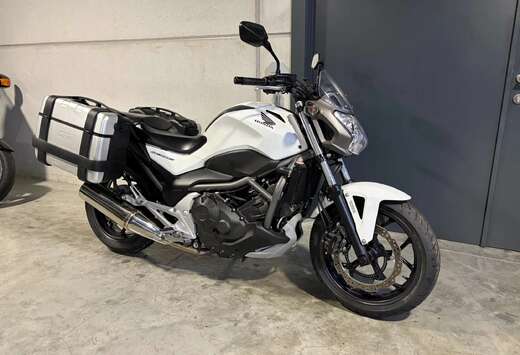 Honda NC700S handige naked met kofferset