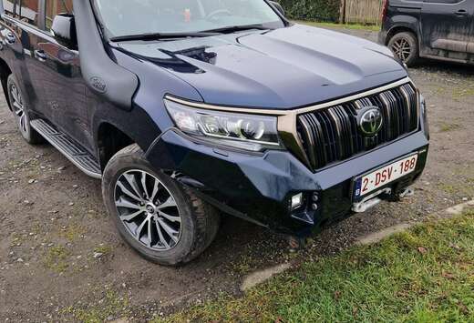 Toyota Land Cruiser 2.8 D-4D Black Premium A/T