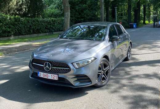 Mercedes-Benz A 250 e 8G-DCT AMG Line