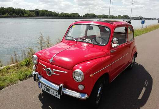 Oldtimer Seat 600 D Cabriolet