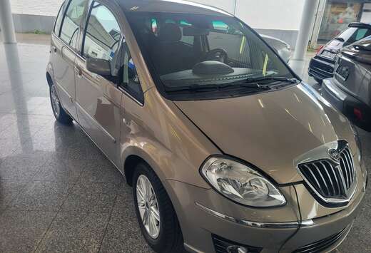 Lancia Musa 1.4i 16v Limited Edition DFN