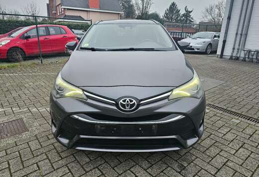 Toyota SW 2.0 D-4D Dynamic+