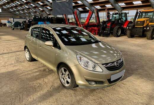 Opel Corsa 1.4i Cosmo Automatik