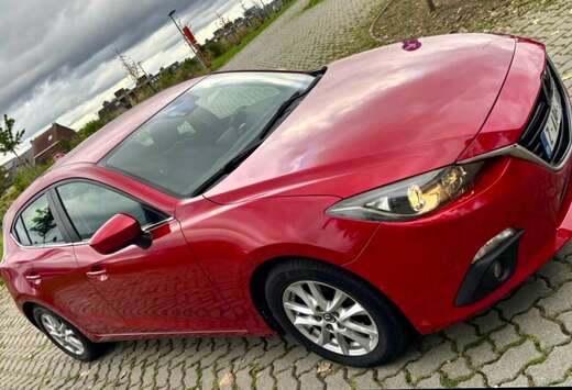 Mazda 1.5i 5 portes Climauto * BEST PRICE *