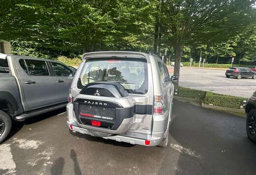 Mitsubishi 3.5 V6 GLS. EXPORT ONLY