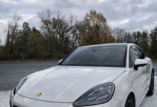 Porsche 4.0 Bi-Turbo V8 GTS Tiptronic