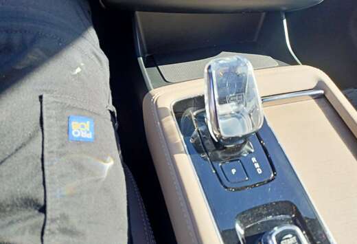 Volvo T8 AWD Plug-in Hybrid Ultra Bright