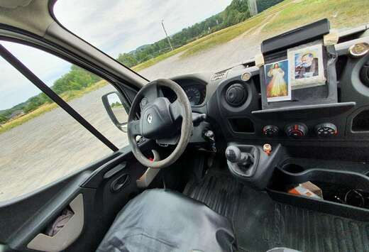 Renault 2.3 dCi 33 L2H2 Grand Confort