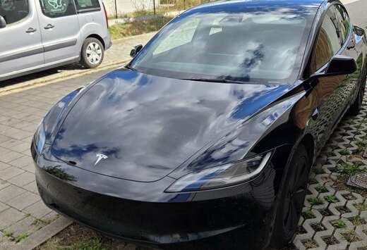 Tesla Highland RWD Standard Range Premium + winterban ...