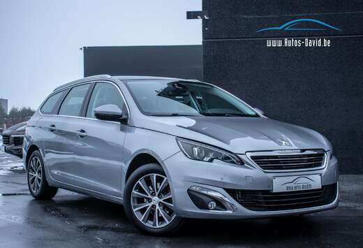 Peugeot 1.2 Benzine Aut. / CRUISECONTROL / PANO DAK