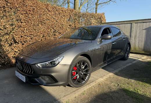 Maserati 30.0i benzine  Ferrari blok