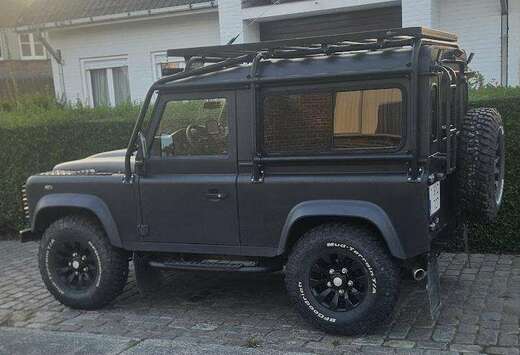 Land Rover Defender 90 TD4