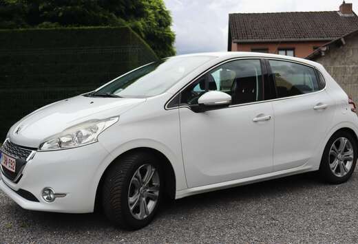 Peugeot 208 1.2i Allure