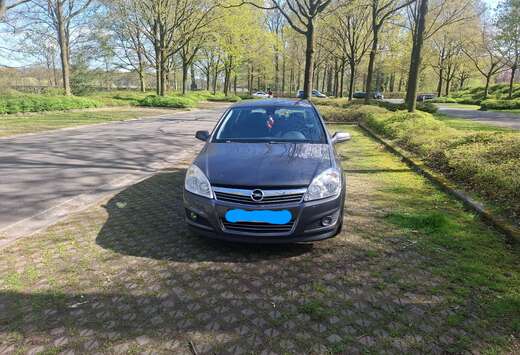Opel Astra 1.7 CDTi ECOTEC Cosmo DPF