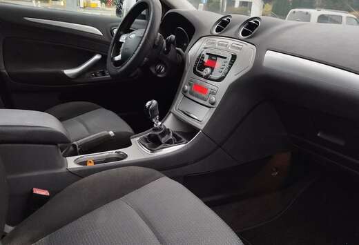 Ford Mondeo 1.8 TDCi Titanium Blue