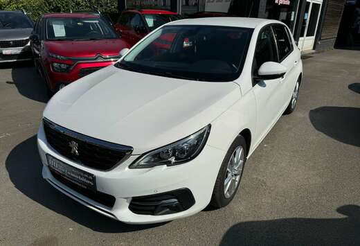 Peugeot 1.2 Style 110cv comme neuve