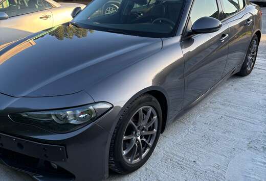 Alfa Romeo Giulia 2.2 JTDm Super