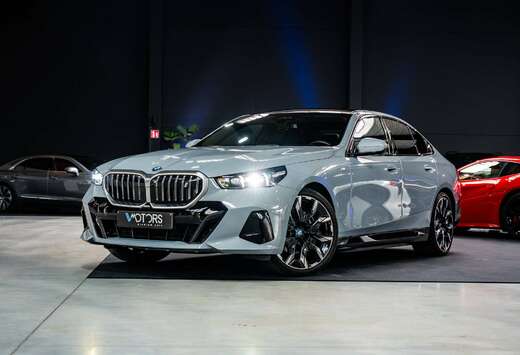 BMW i5 83.9 kW eDrive40 - M-pack - Pano - B&W - 360 c ...