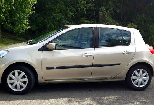 Renault Clio    ESSENCE    92000 KM BOITE AUTOMATIQUE ...