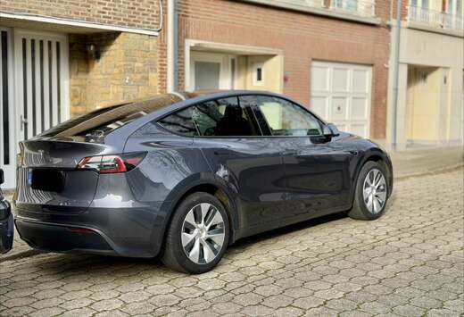 Tesla Model Y 72.5 kWh Standard Range