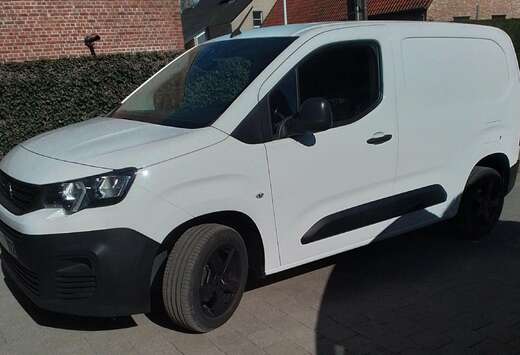 Peugeot 1.5 BlueHDi L1 STD Light Prem. S/S(EU6.2