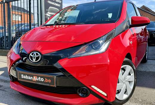 Toyota Aygo 1.0i VVT-i  AUTOMATIQUE  CARPLAY  AIRCO