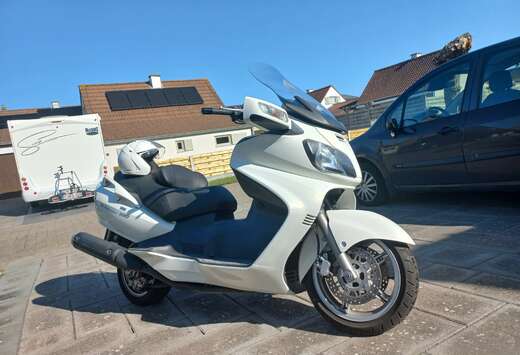 Suzuki AN650