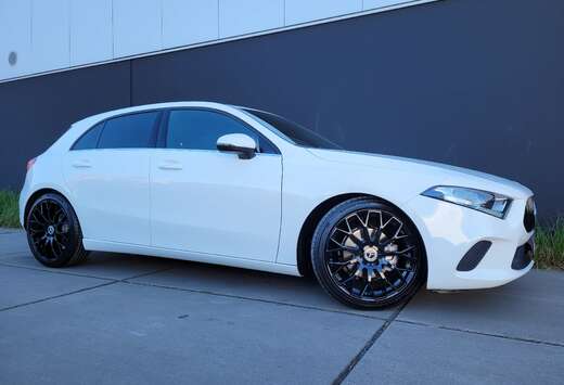 Mercedes-Benz *NAVI*CAMERA*PTS*ZWARTE HEMEL*DAB*APPLE ...