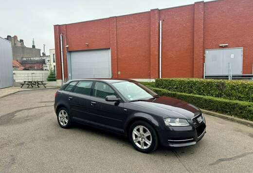 Audi A3 Sportback 1.6 TDi Ambition DPF S tronic
