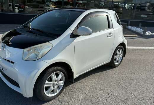 Toyota EXPORT OU MARCHAND ROULE IMPECCABLEMENT