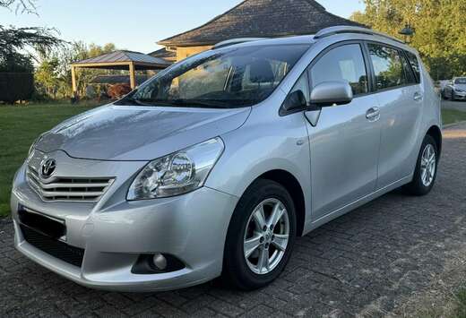 Toyota 1.8i Luna Multidrive S 7pl.
