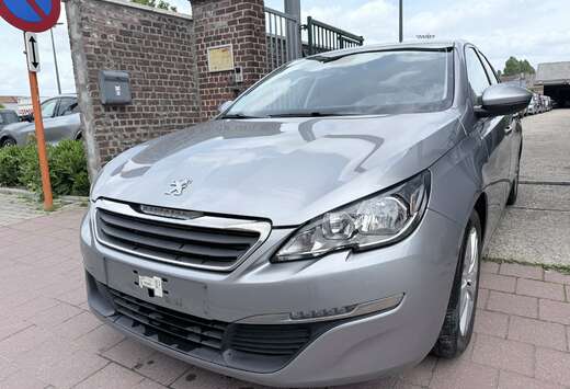 Peugeot SW 1.2i Edition Style  Navi  Cruise  Airco