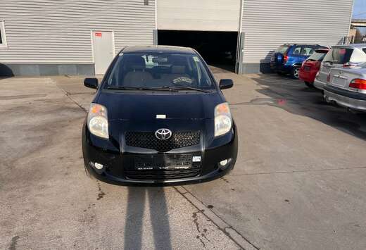 Toyota 1.0i VVT-i Yaris+ ONLY AFRICA