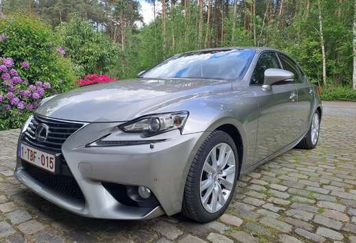Lexus IS 300 Hybride Luxury Line